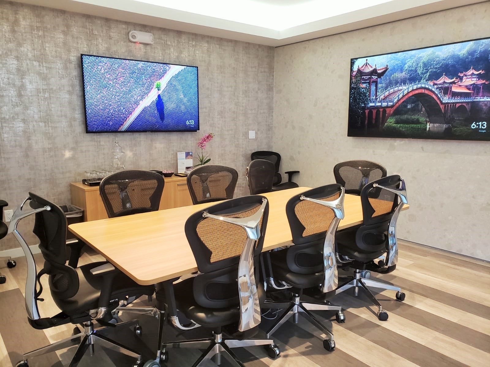 Evolve Meeting Room (Medium)