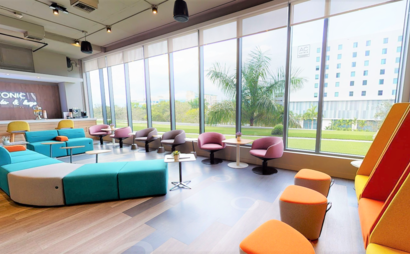 Extra Large Meeting Room Extra Large Meeting Room