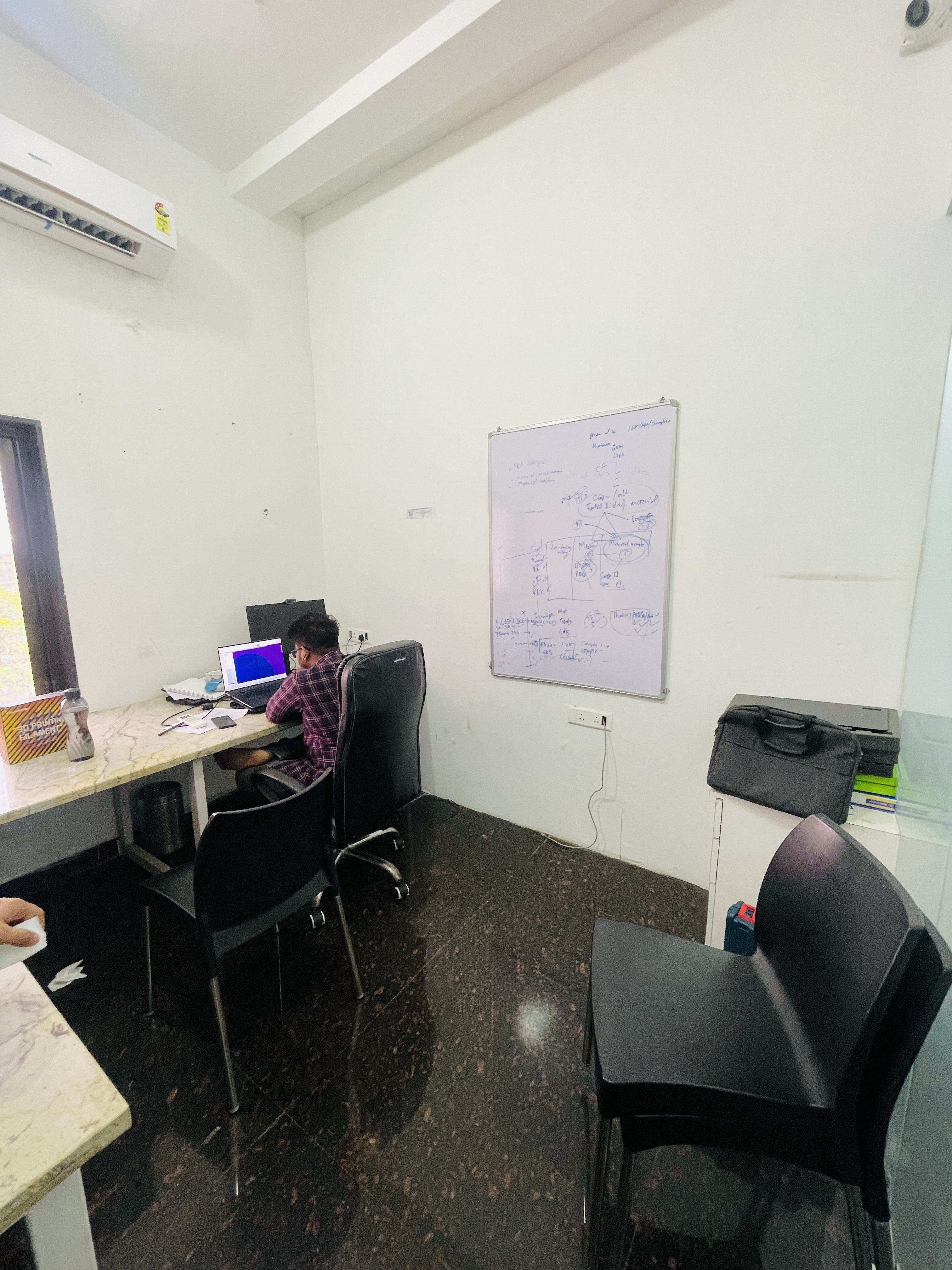 Fully furnished office space for rent is available in Vallabh Nagar, Raipur Fully furnished office space for rent is available in Vallabh Nagar, Raipur