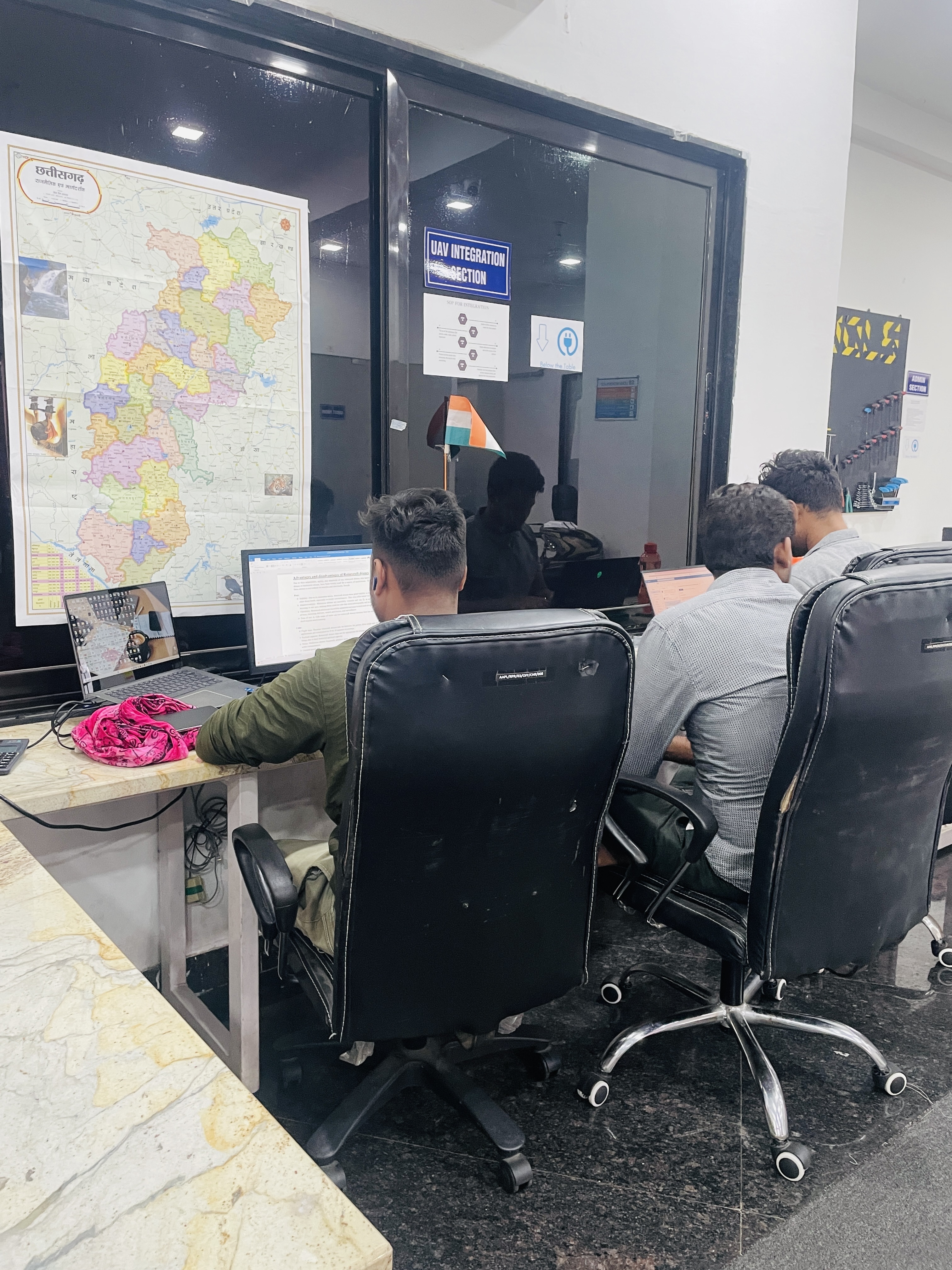 Fully furnished office space for rent is available in Vallabh Nagar, Raipur Fully furnished office space for rent is available in Vallabh Nagar, Raipur