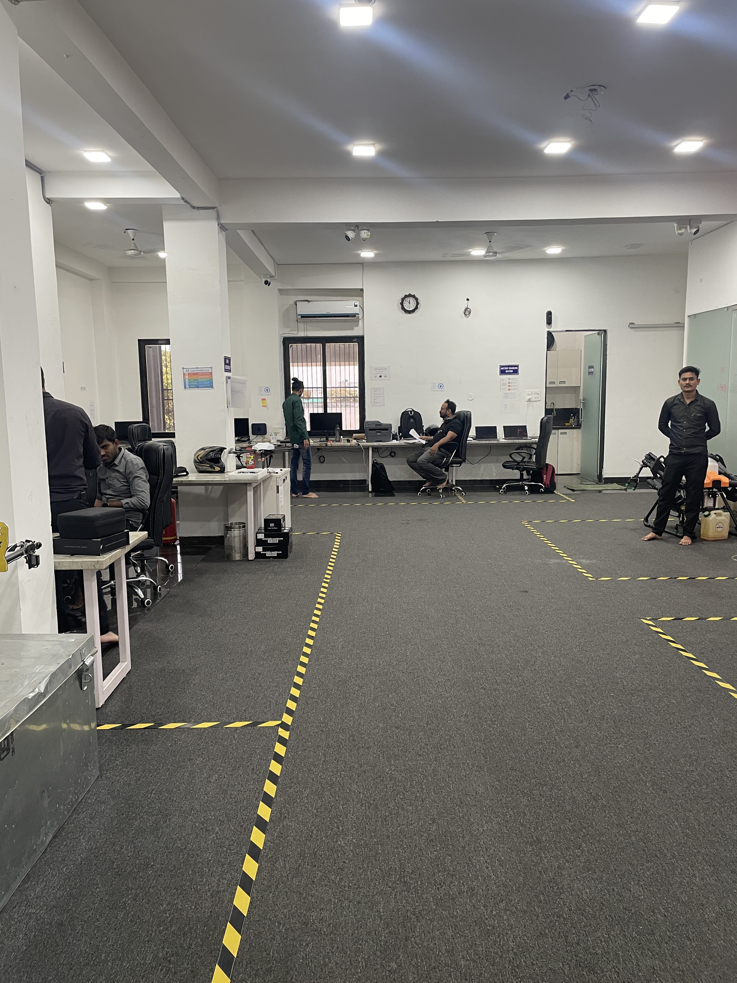 Fully furnished office space for rent is available in Vallabh Nagar, Raipur