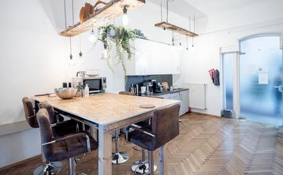 Flex- or Fix-Desk Flex- or Fix-Desk