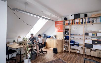 Flex- or Fix-Desk Flex- or Fix-Desk