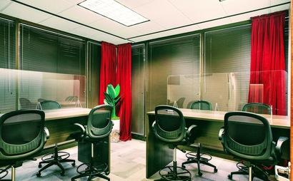 CoWork Space in Elite Atlanta Dunwoody on Perimeter Area Within a Business Center for Entrepreneurs or Hybrid Workers CoWork Space in Elite Atlanta Dunwoody on Perimeter Area Within a Business Center for Entrepreneurs or Hybrid Workers