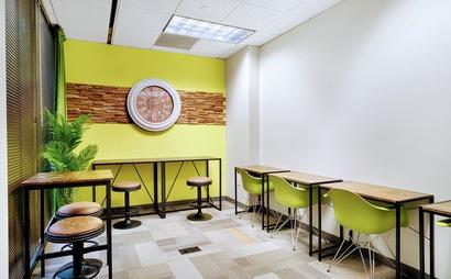 CoWork Space in Elite Atlanta Dunwoody on Perimeter Area Within a Business Center for Entrepreneurs or Hybrid Workers CoWork Space in Elite Atlanta Dunwoody on Perimeter Area Within a Business Center for Entrepreneurs or Hybrid Workers