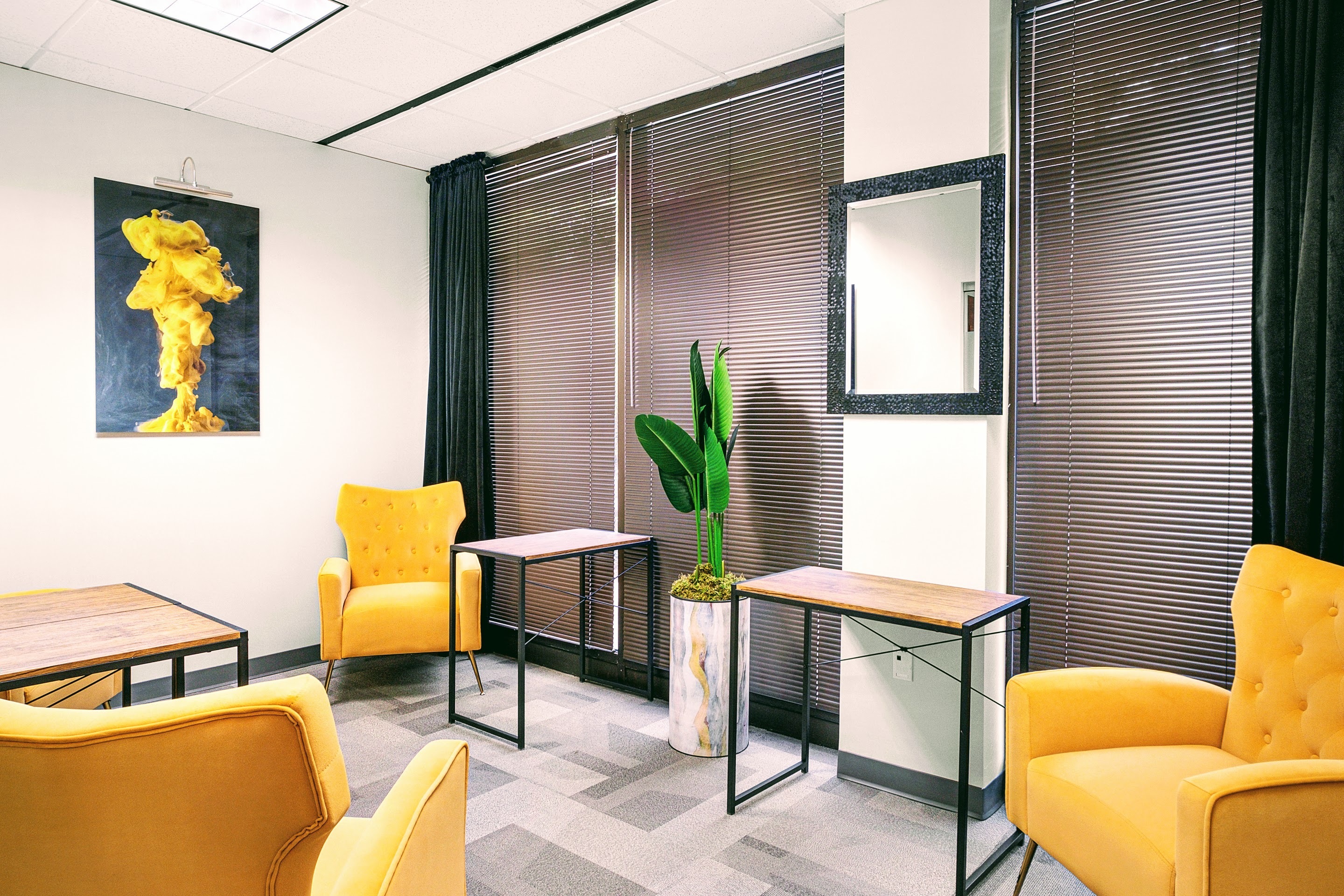 CoWork Space in Elite Atlanta Dunwoody on Perimeter Area Within a Business Center for Entrepreneurs or Hybrid Workers CoWork Space in Elite Atlanta Dunwoody on Perimeter Area Within a Business Center for Entrepreneurs or Hybrid Workers