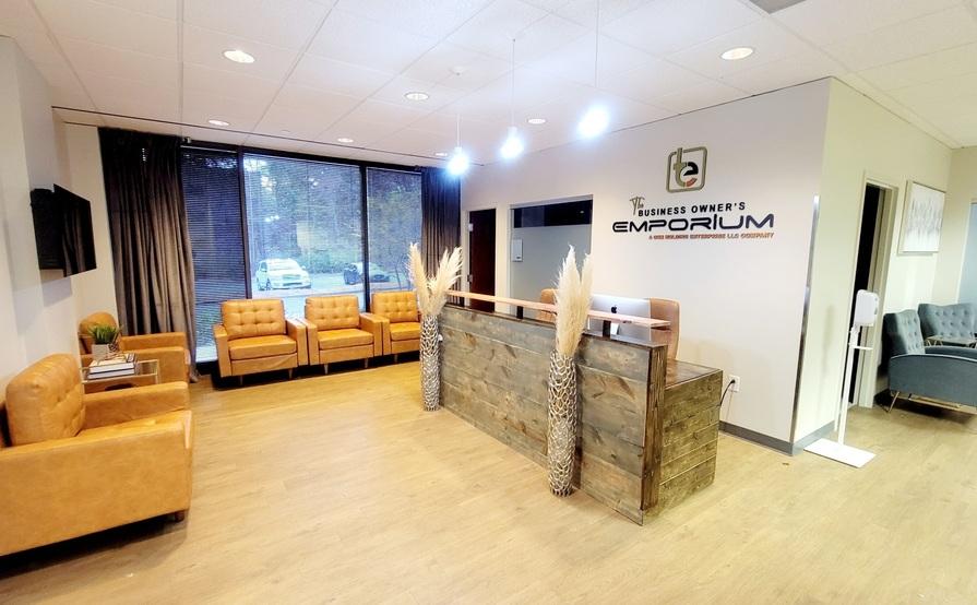 CoWork Space in Elite Atlanta Dunwoody on Perimeter Area Within a Business Center for Entrepreneurs or Hybrid Workers