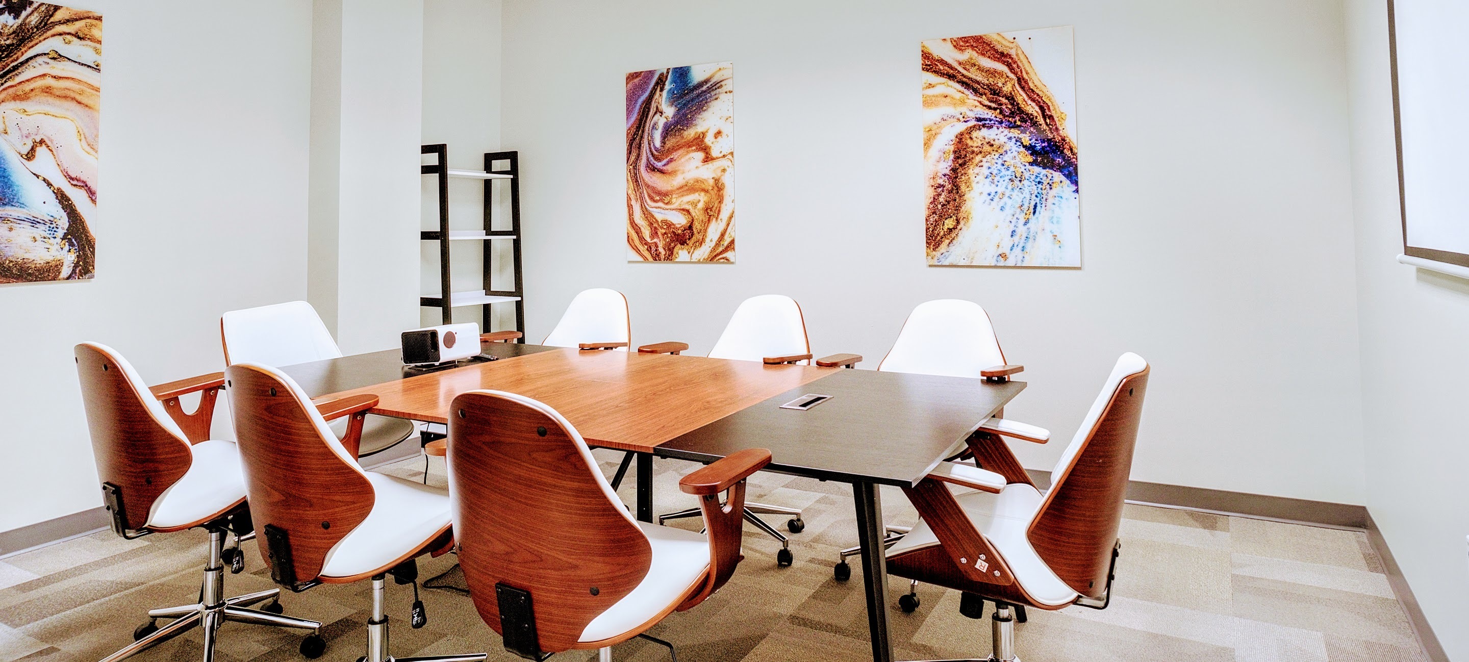 CoWork Space in Elite Atlanta Dunwoody on Perimeter Area Within a Business Center for Entrepreneurs or Hybrid Workers CoWork Space in Elite Atlanta Dunwoody on Perimeter Area Within a Business Center for Entrepreneurs or Hybrid Workers