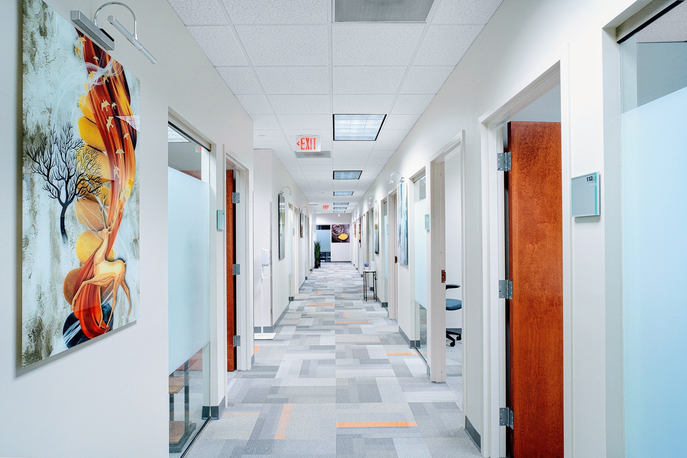 CoWork Space in Elite Atlanta Dunwoody on Perimeter Area Within a Business Center for Entrepreneurs or Hybrid Workers CoWork Space in Elite Atlanta Dunwoody on Perimeter Area Within a Business Center for Entrepreneurs or Hybrid Workers