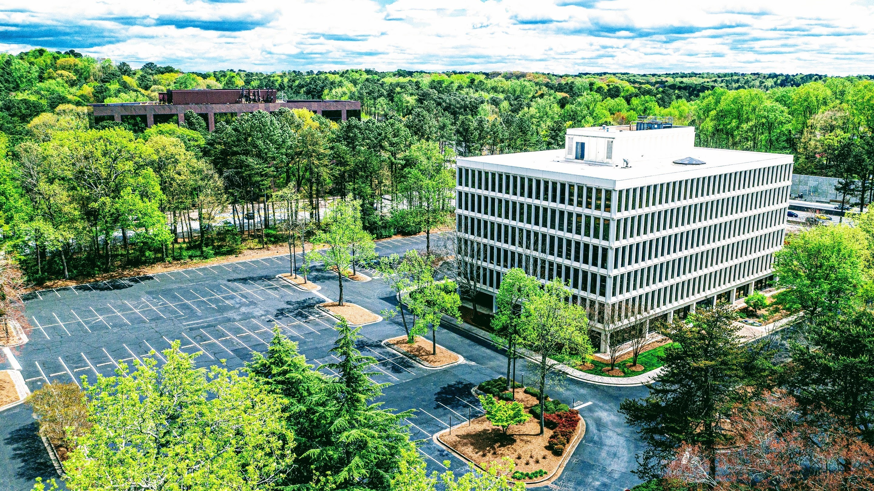 CoWork Space in Elite Atlanta Dunwoody on Perimeter Area Within a Business Center for Entrepreneurs or Hybrid Workers CoWork Space in Elite Atlanta Dunwoody on Perimeter Area Within a Business Center for Entrepreneurs or Hybrid Workers
