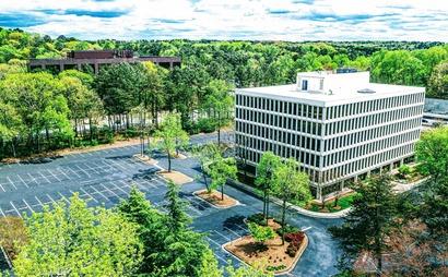 CoWork Space in Elite Atlanta Dunwoody on Perimeter Area Within a Business Center for Entrepreneurs or Hybrid Workers CoWork Space in Elite Atlanta Dunwoody on Perimeter Area Within a Business Center for Entrepreneurs or Hybrid Workers