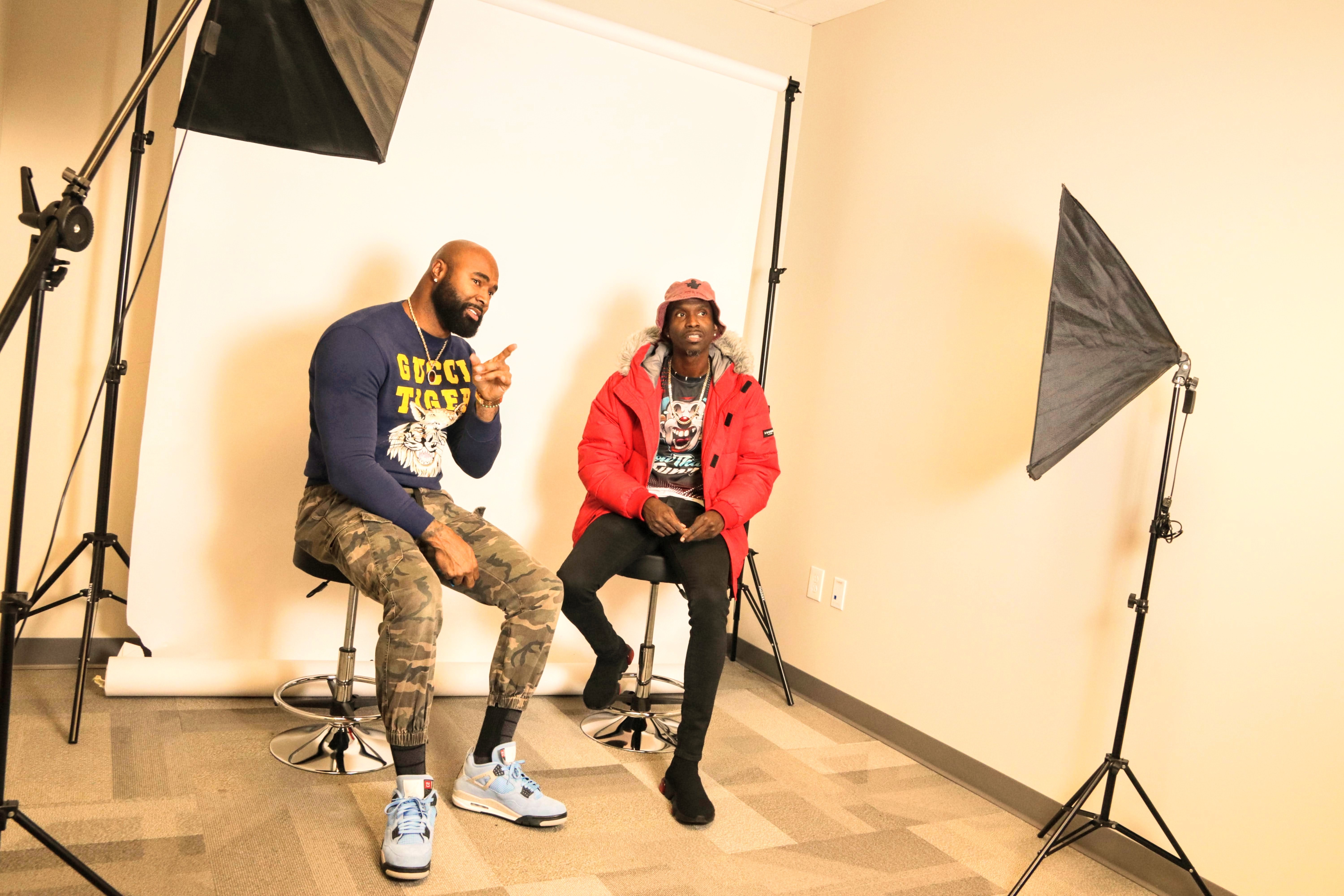 Mini Portrait Studio and Content Room Within a Business Center for Entrepreneurs or Photographers Mini Portrait Studio and Content Room Within a Business Center for Entrepreneurs or Photographers