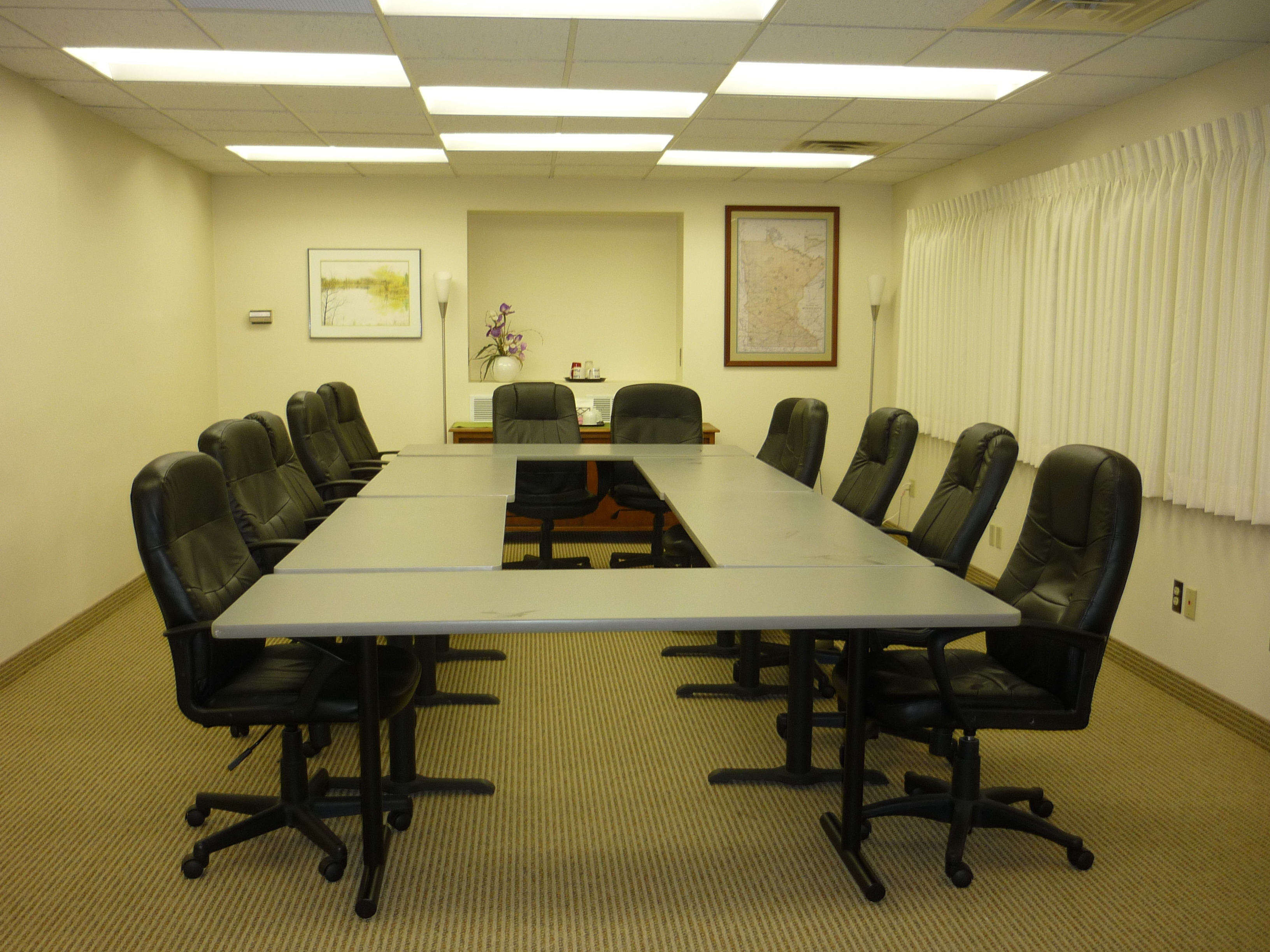 St. Paul Single Offices and Office Suite Available ($500 to $2,500/month)