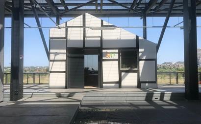 Hackney - &U studio creative practice - 3 desks available Hackney - &U studio creative practice - 3 desks available