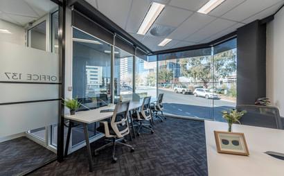 Window Corner Office 137 Window Corner Office 137