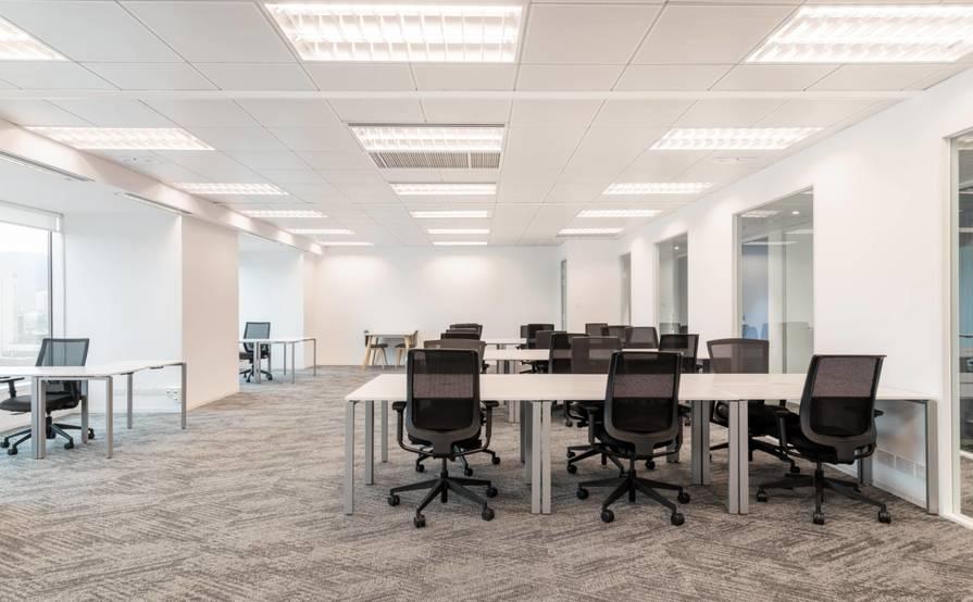 Open plan office space for 15 persons in 4700 Millenia Lakes