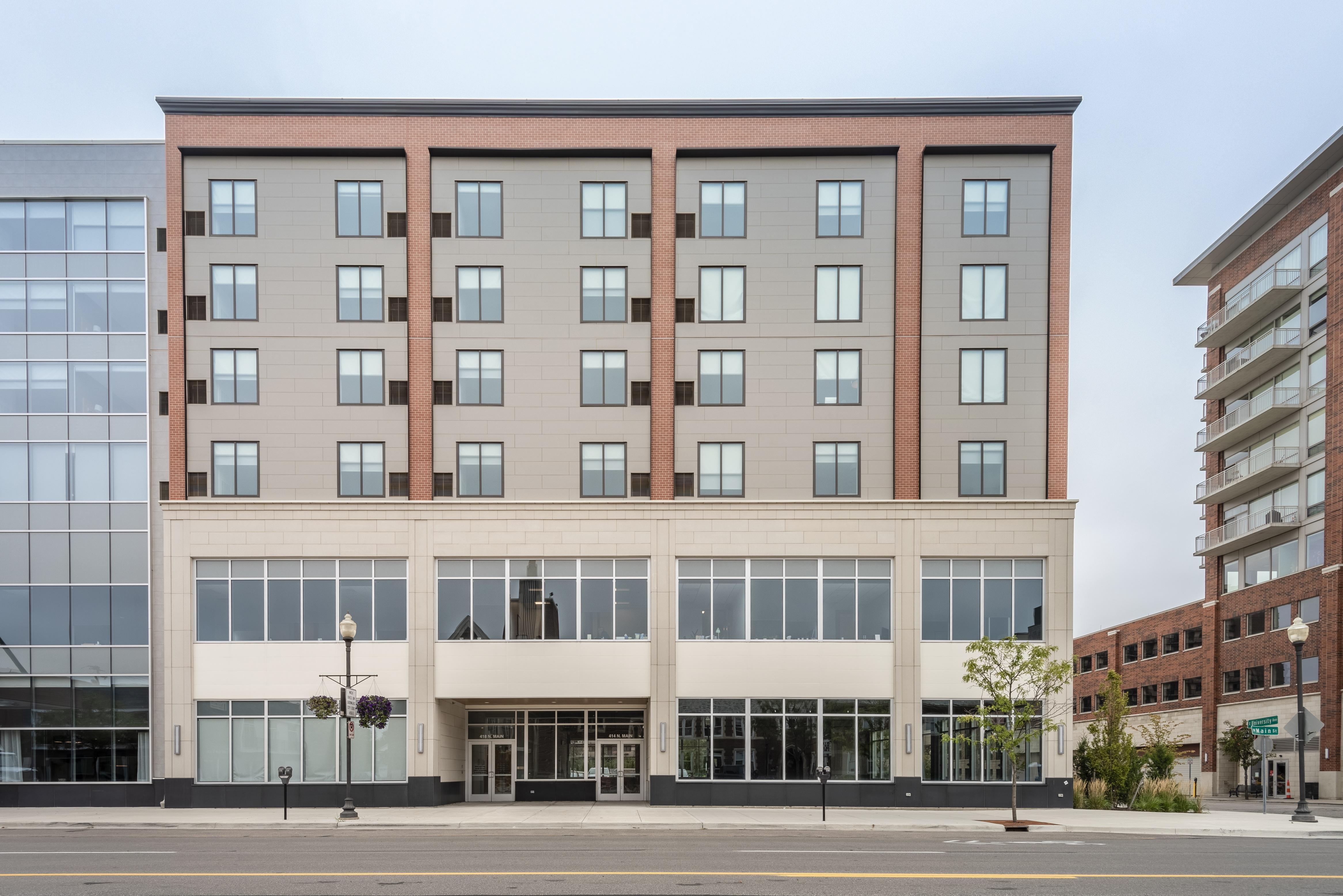 Unlimited coworking access in Main Street