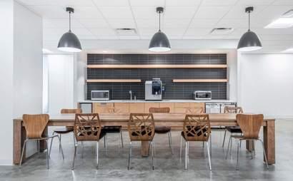 Find a dedicated desk in Main Street Find a dedicated desk in Main Street