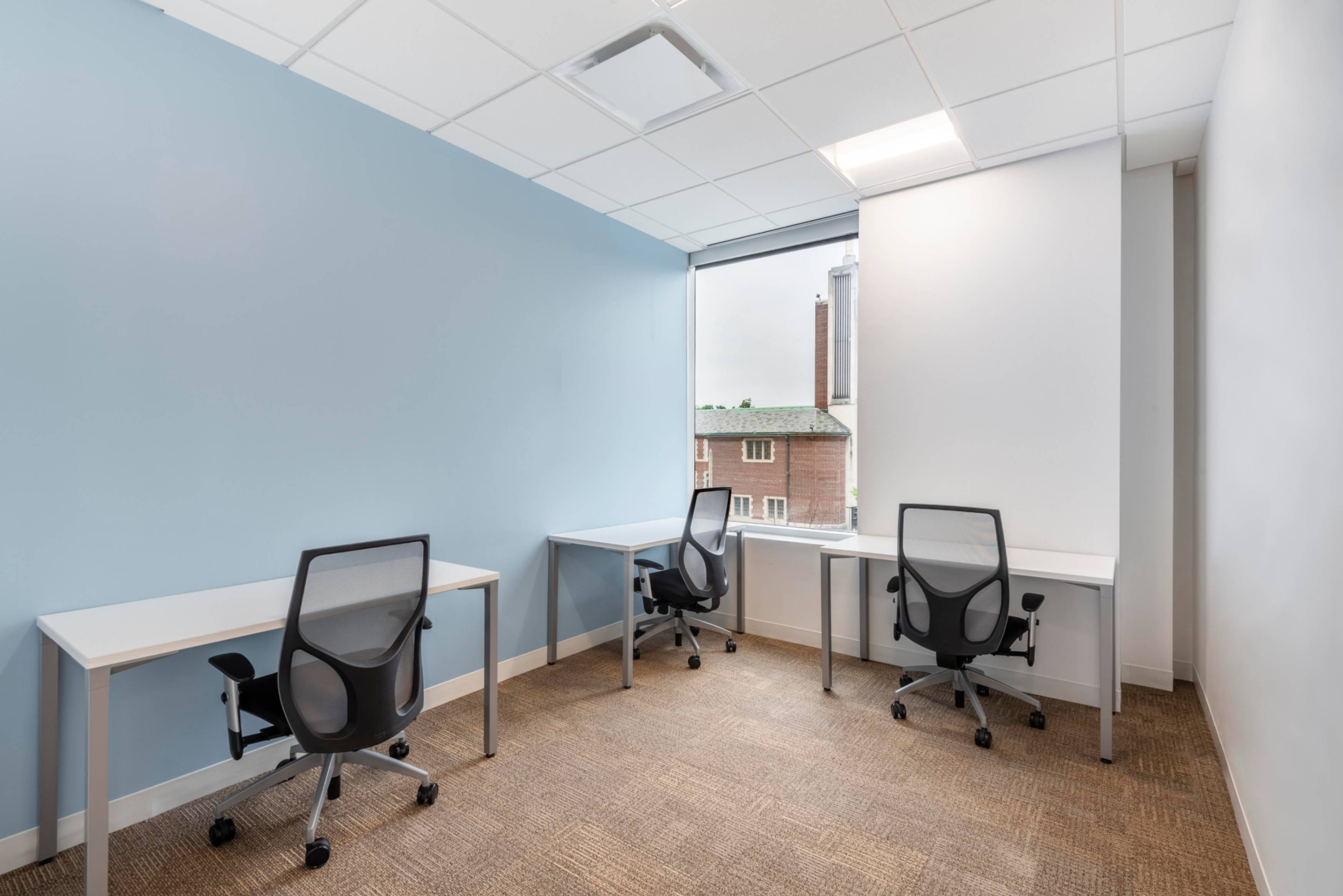 Open plan office space for 15 persons in Main Street Open plan office space for 15 persons in Main Street