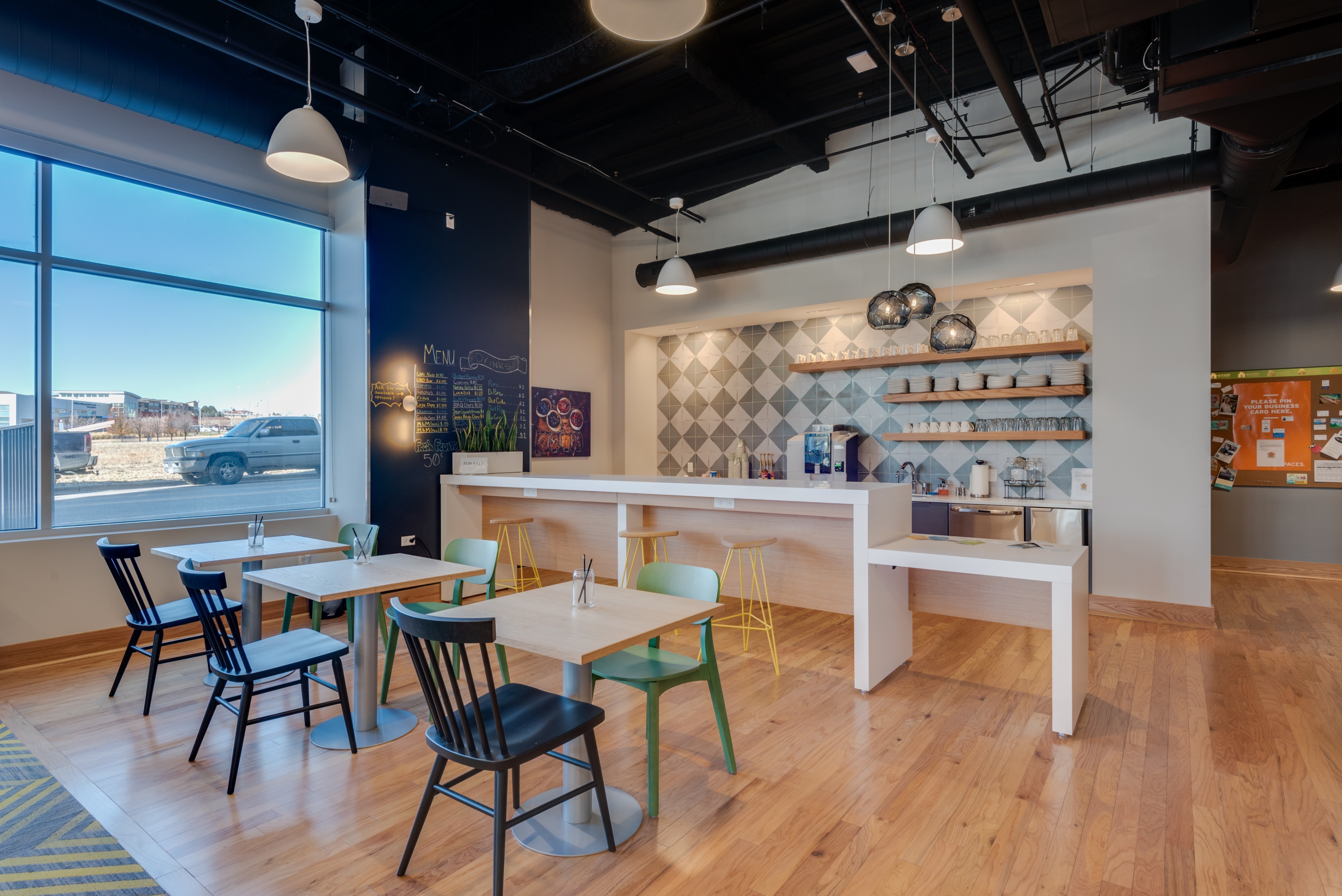 Work, meet and collaborate in a shared office space in Spaces Arista Work, meet and collaborate in a shared office space in Spaces Arista