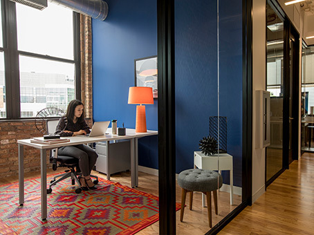 Tailor-made dream offices for 1 person in Spaces Near North Side Tailor-made dream offices for 1 person in Spaces Near North Side