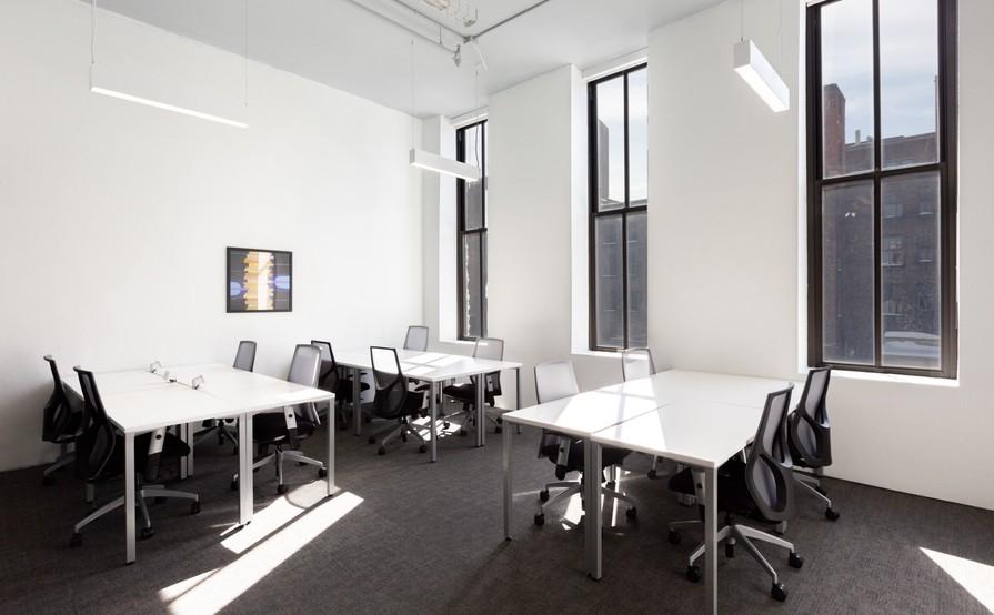 Professional office space in Spaces North Loop on fully flexible terms