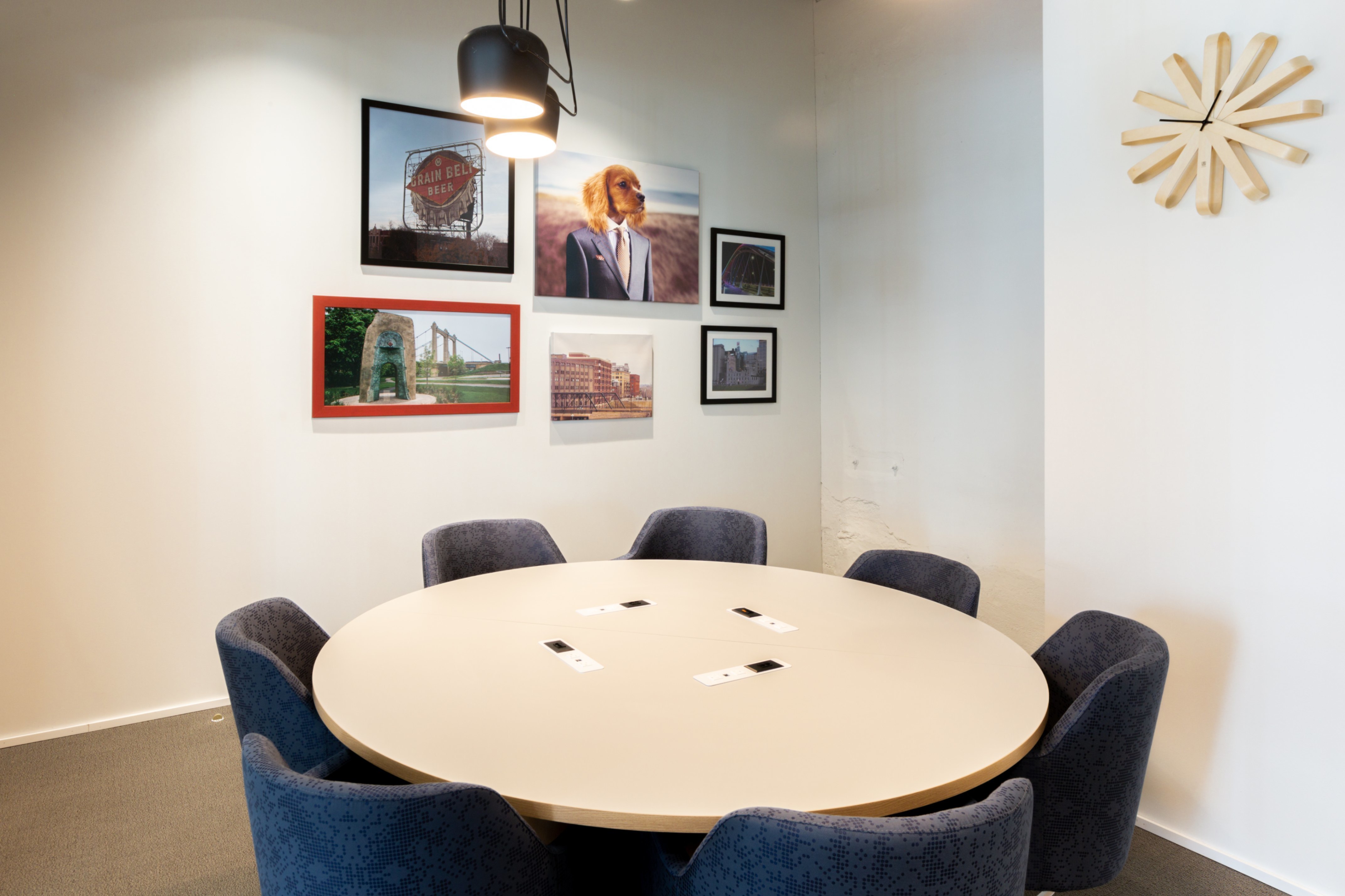 24/7 access to designer office space for 5 persons in Spaces North Loop 24/7 access to designer office space for 5 persons in Spaces North Loop