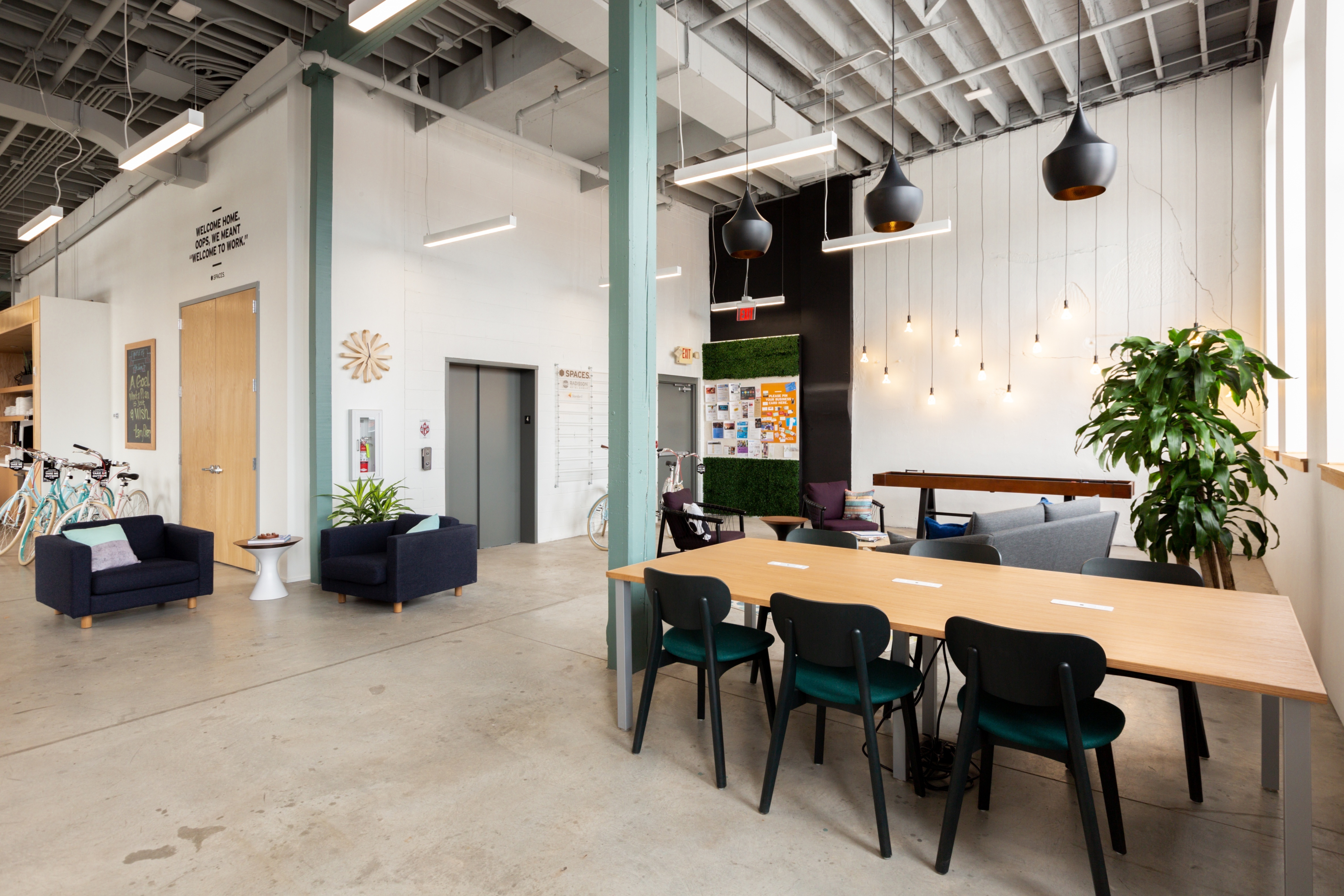 24/7 access to designer office space for 5 persons in Spaces North Loop 24/7 access to designer office space for 5 persons in Spaces North Loop