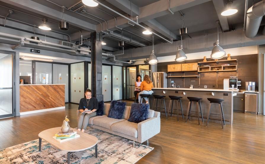 Work, meet and collaborate in a shared office space in Spaces Midtown South Work, meet and collaborate in a shared office space in Spaces Midtown South