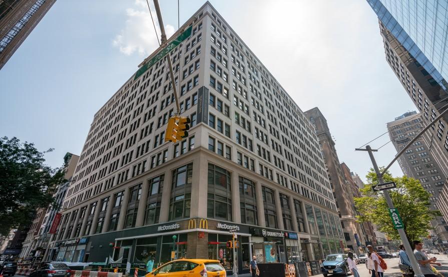 Work, meet and collaborate in a shared office space in Spaces Midtown South Work, meet and collaborate in a shared office space in Spaces Midtown South
