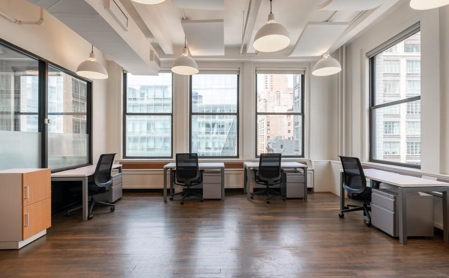 24/7 access to open plan office space for 15 persons in Spaces Midtown South