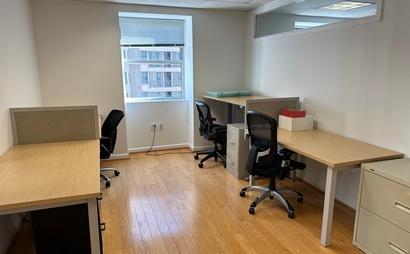 Co-working Hallway Desks Co-working Hallway Desks