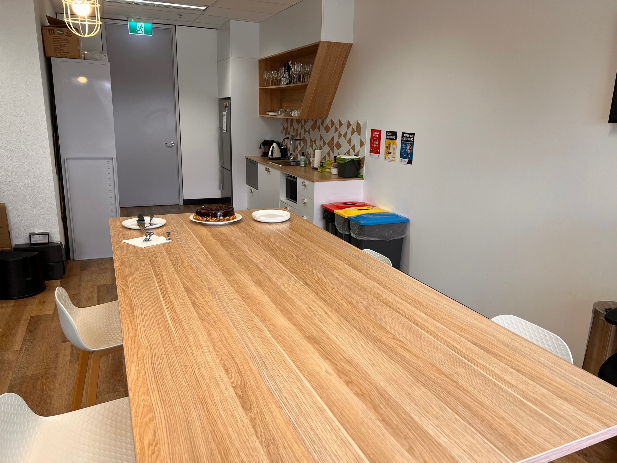 Up to 6 desks for rent