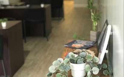 Desk in an office in a big plaza near to publix Desk in an office in a big plaza near to publix