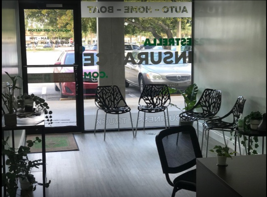 Desk in an office in a big plaza near to publix