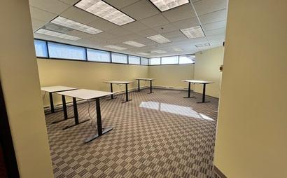 Suite 125 - Dedicated desk Suite 125 - Dedicated desk