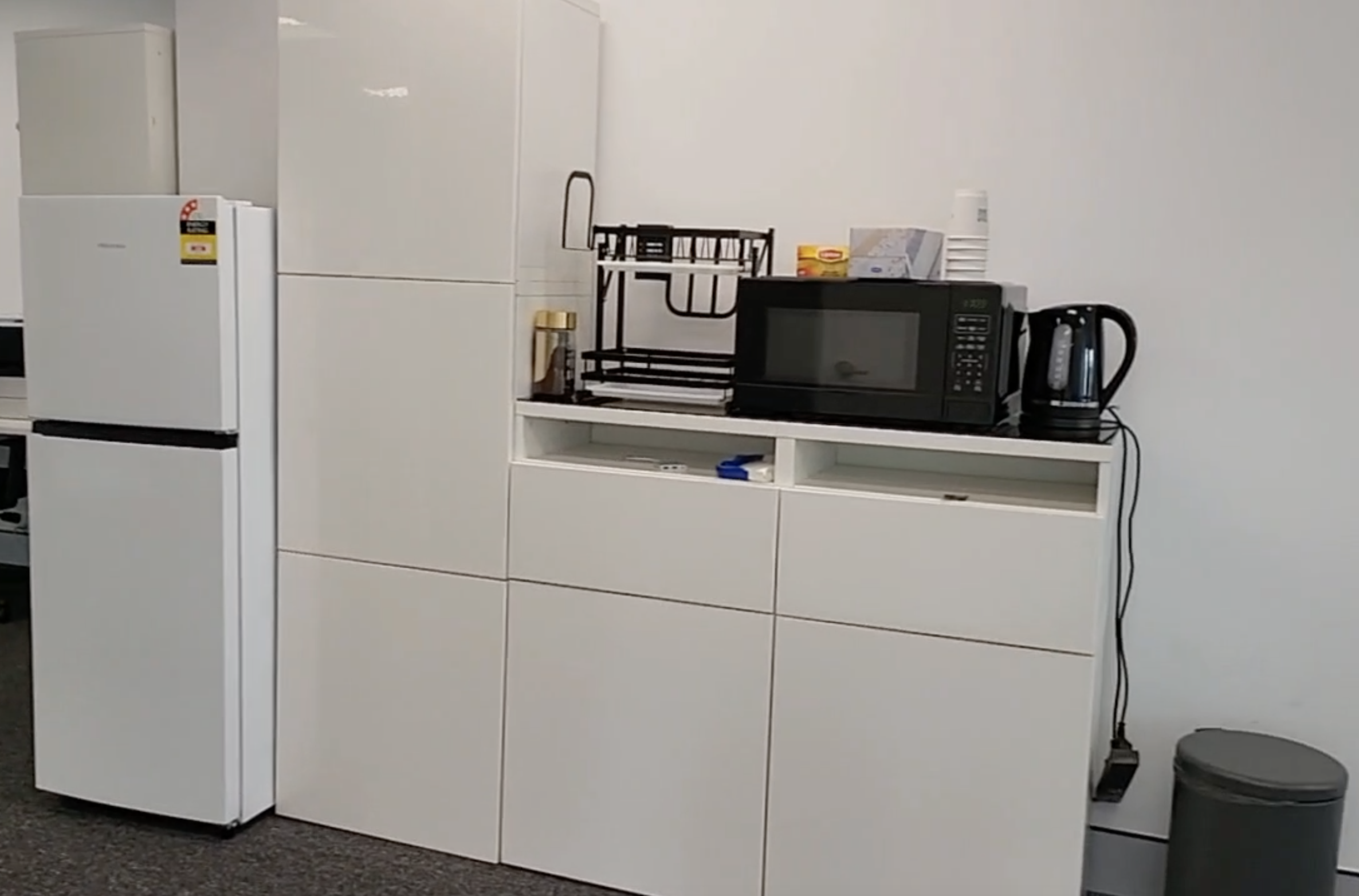 44% OFF! 1-4 pax Private Meeting room 44% OFF! 1-4 pax Private Meeting room