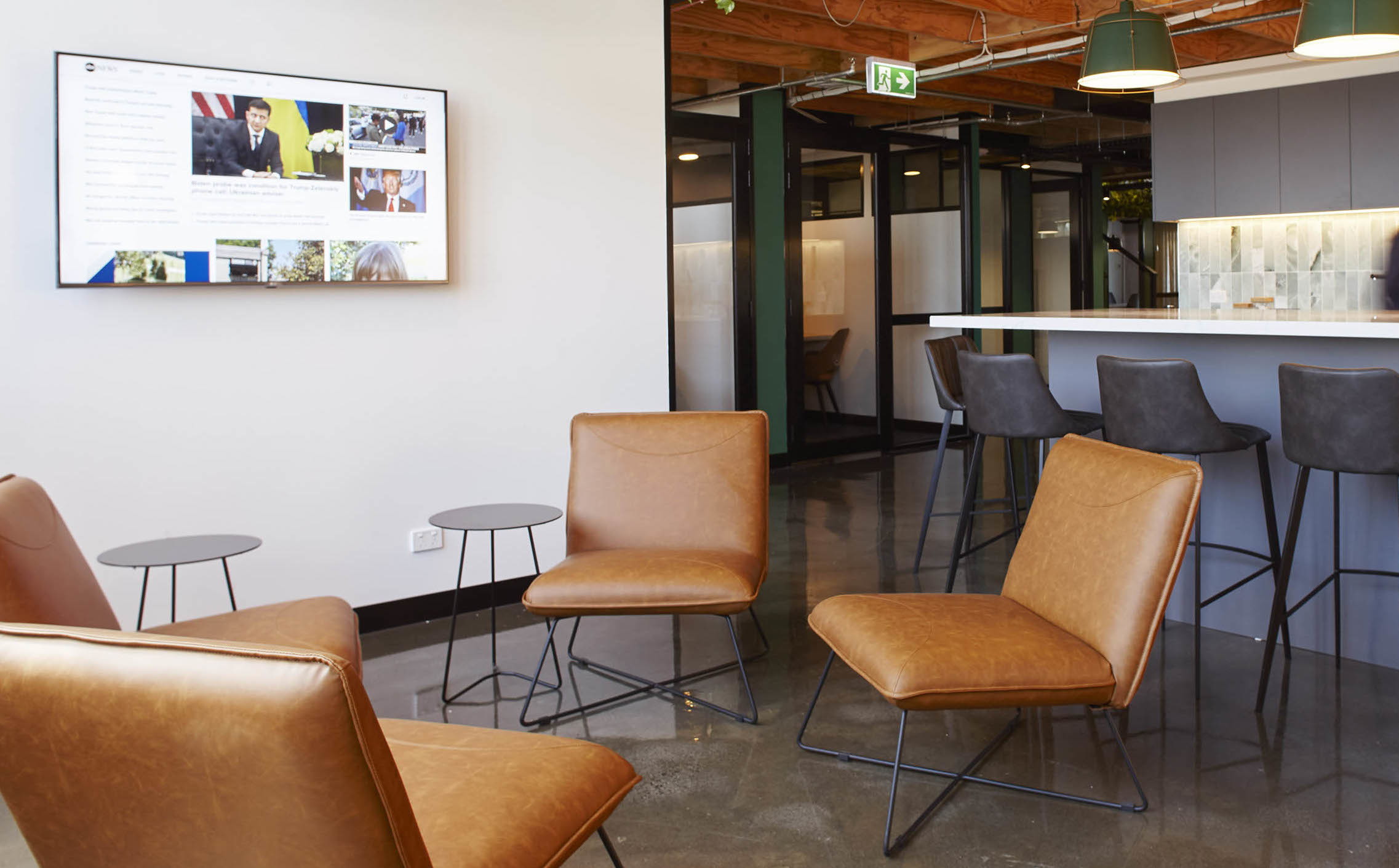 Large Meeting Room for 9 People