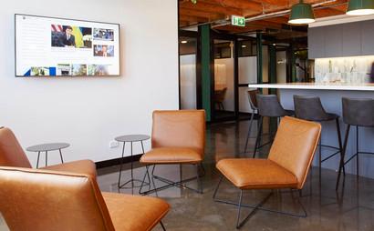 Small Meeting Room for 4 People Small Meeting Room for 4 People