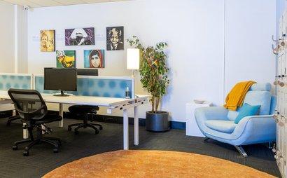 Co working desk Co working desk