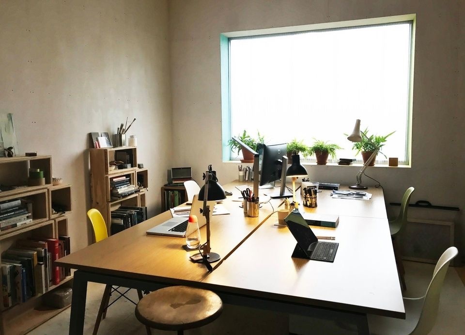Hackney - &U studio creative practice - 3 desks available