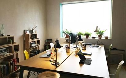 Hackney - &U studio creative practice - 3 desks available Hackney - &U studio creative practice - 3 desks available