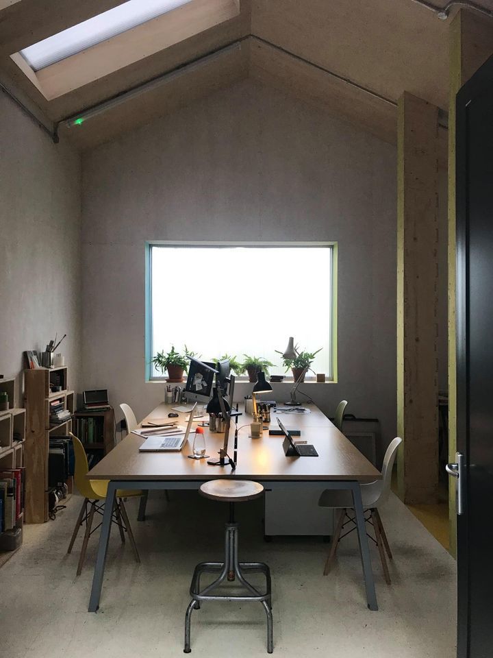 Hackney - &U studio creative practice - 3 desks available