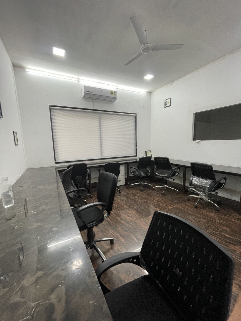 8 Seater Private Cabin - Serviced Office For Rent in Raipur 8 Seater Private Cabin - Serviced Office For Rent in Raipur