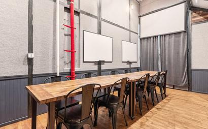 Soho Conference Room (The Library) Soho Conference Room (The Library)