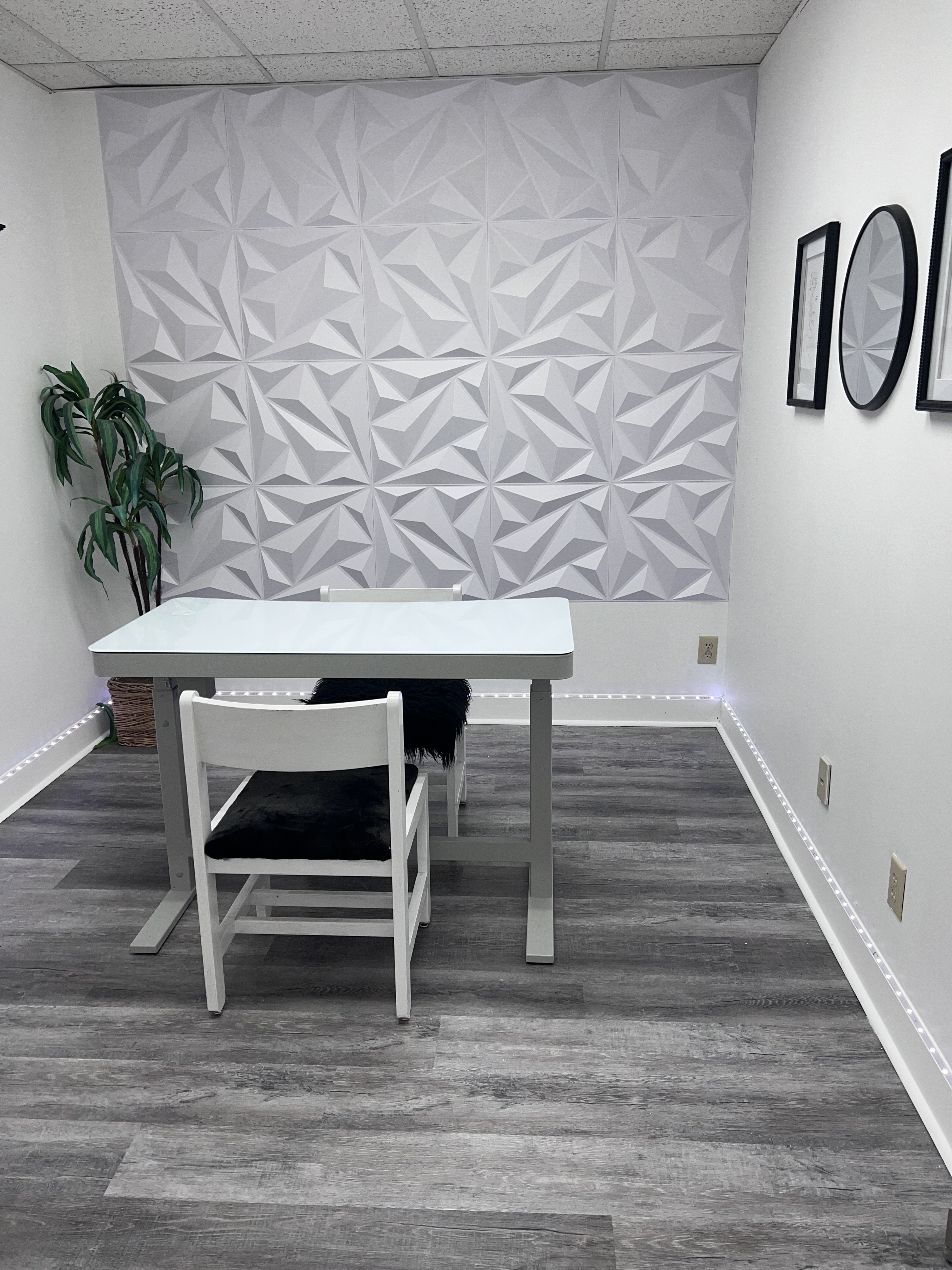 Beauty Rental Suite - Hourly $20