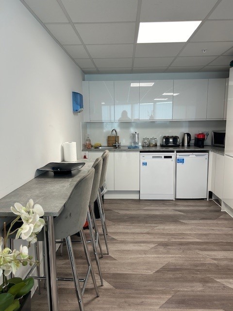Shared Offices Battersea/ Nine Elms up to 6 desks Shared Offices Battersea/ Nine Elms up to 6 desks