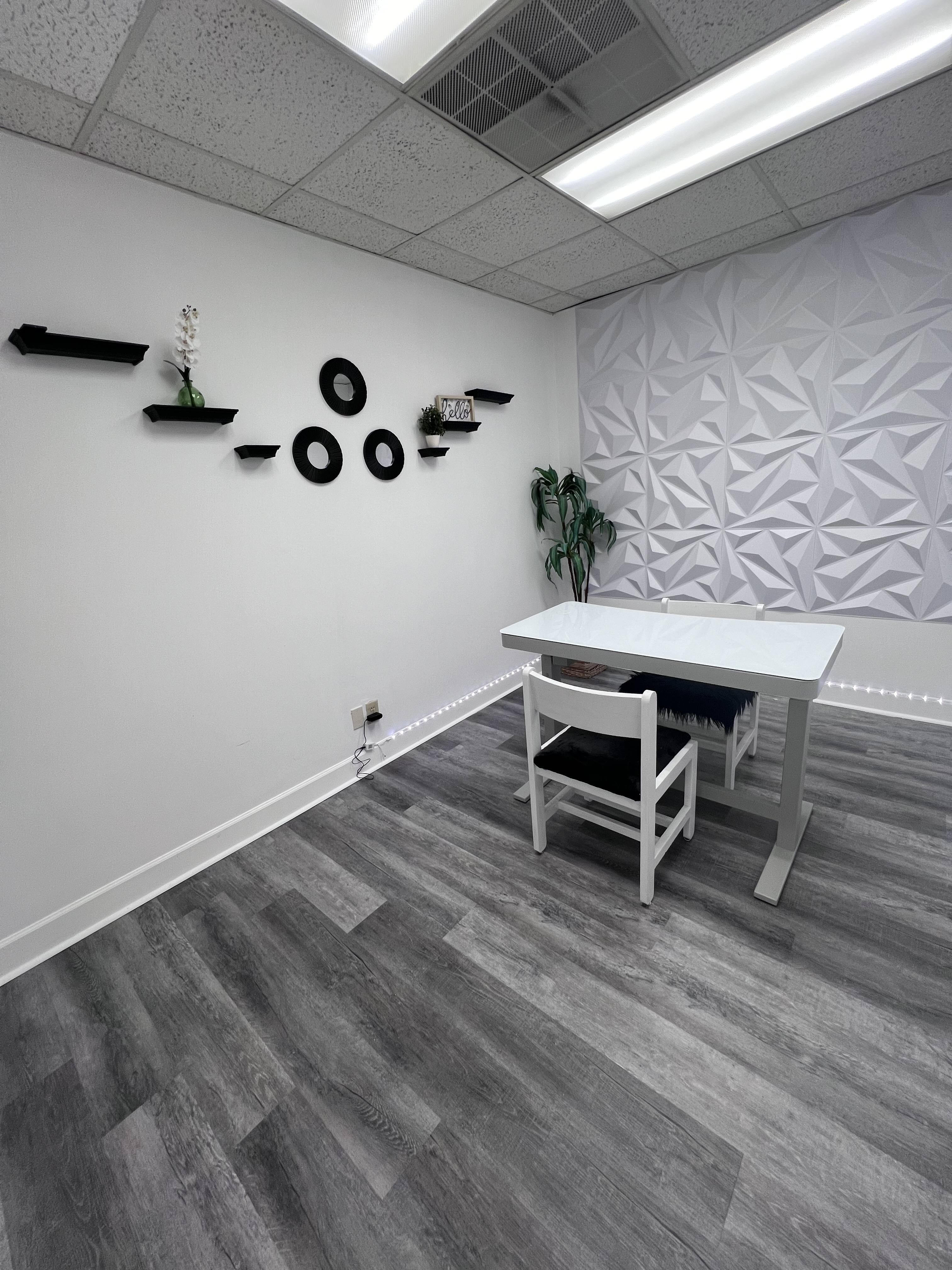 Beauty Space Available for Daily or Hourly