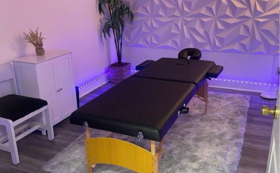 Luxurious Daily Rental Spaces for Beauty Professionals Available Luxurious Daily Rental Spaces for Beauty Professionals Available