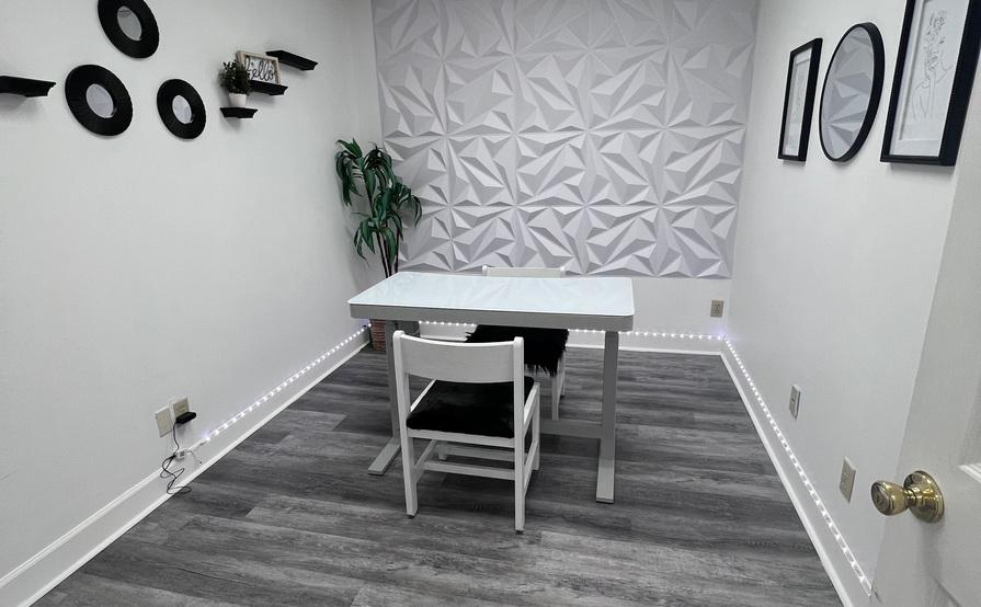 Luxurious Daily Rental Spaces for Beauty Professionals Available Luxurious Daily Rental Spaces for Beauty Professionals Available